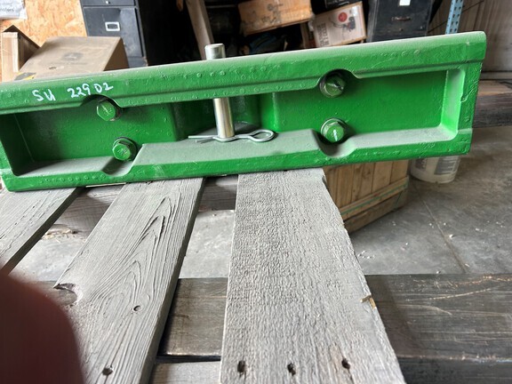 John Deere NEW SU22902 WEIGHT SUPPORT in Assumption, IL
