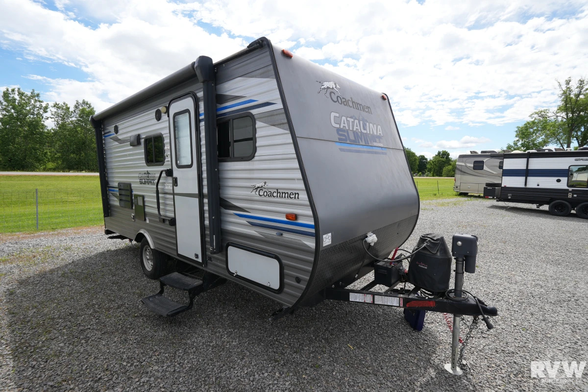 2019 Coachmen Catalina Summit Series 7 172BH in lakeview OH