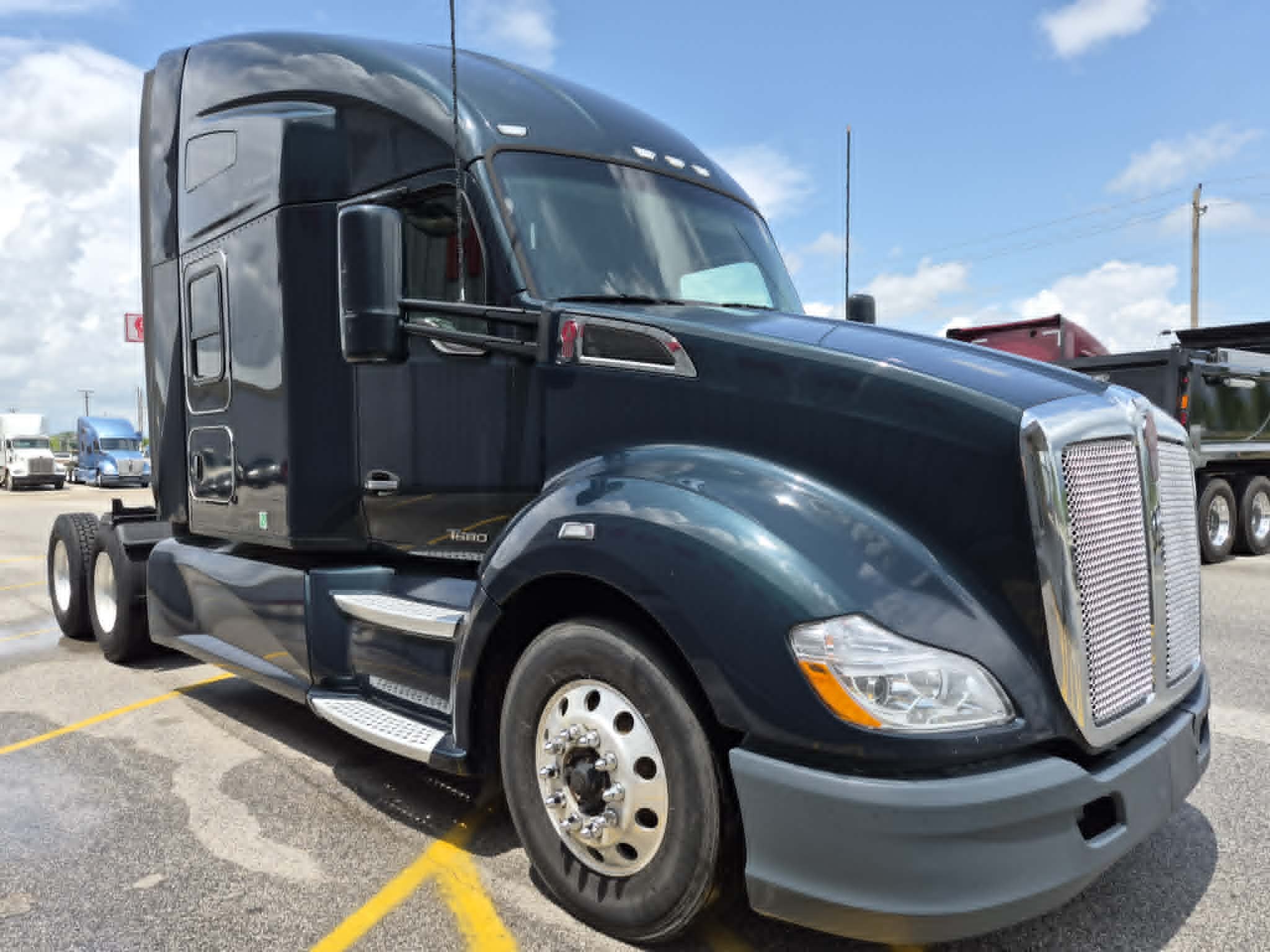 2020 KENWORTH T680 in Rock Island, IL