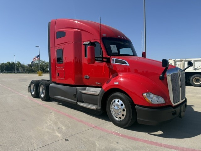 2022 KENWORTH T680 in Alvarado, TX
