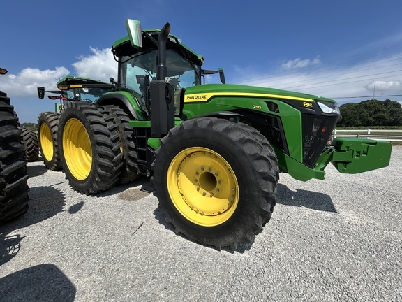 2024 John Deere 8R 250 in Alamo, TN