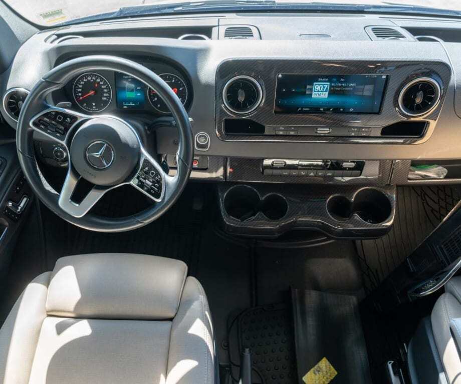 2022 Winnebago NAVION 24D-L in fort myers FL