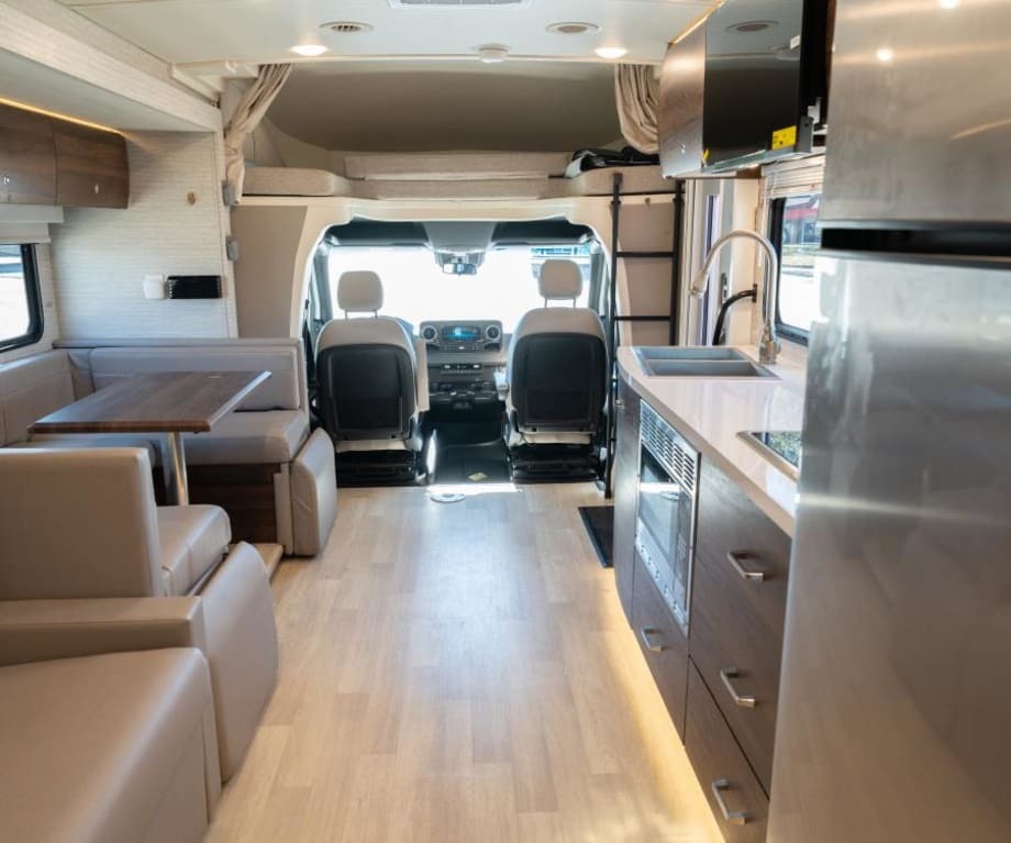 2022 Winnebago NAVION 24D-L in fort myers FL