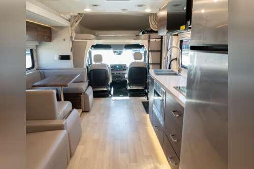 2022 Winnebago NAVION 24D-L in fort myers FL