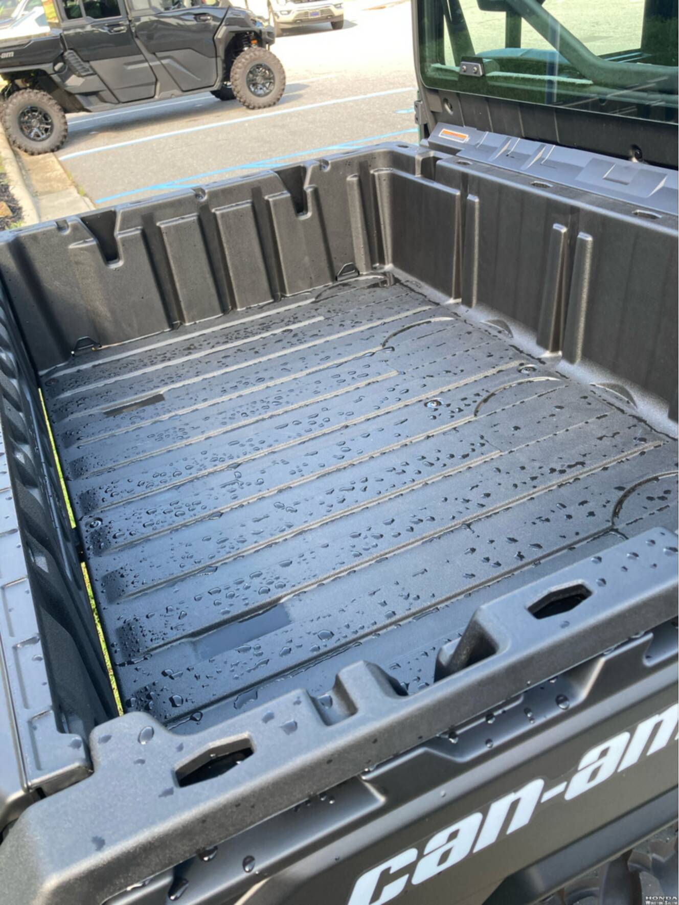 A photo of this 2026 Can-Am Defender MAX DPS CAB HD10