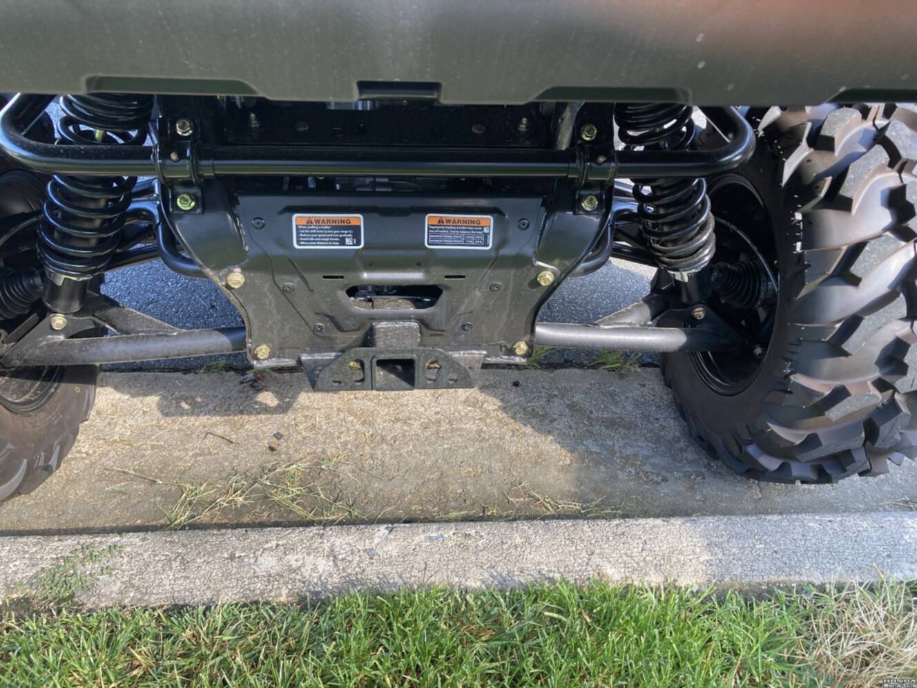 A photo of this 2026 Can-Am Defender MAX DPS CAB HD10