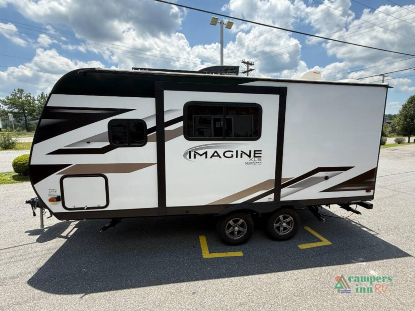 A photo of this 2024 Grand Design Imagine 17MKE