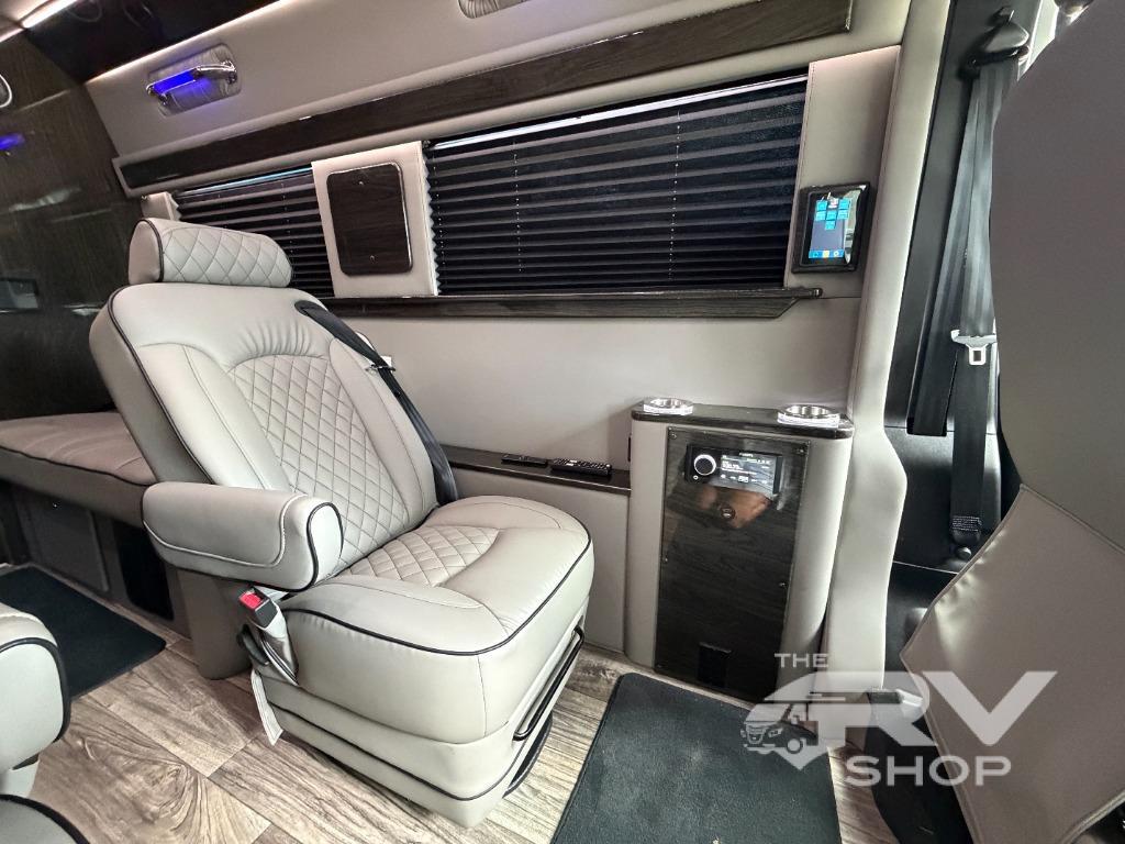2025 Midwest Automotive Designs Luxe Cruiser D4 170 D4 in baton rouge LA