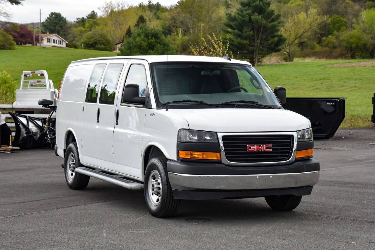 2024 GMC SAVANA in New Lebanon, NY