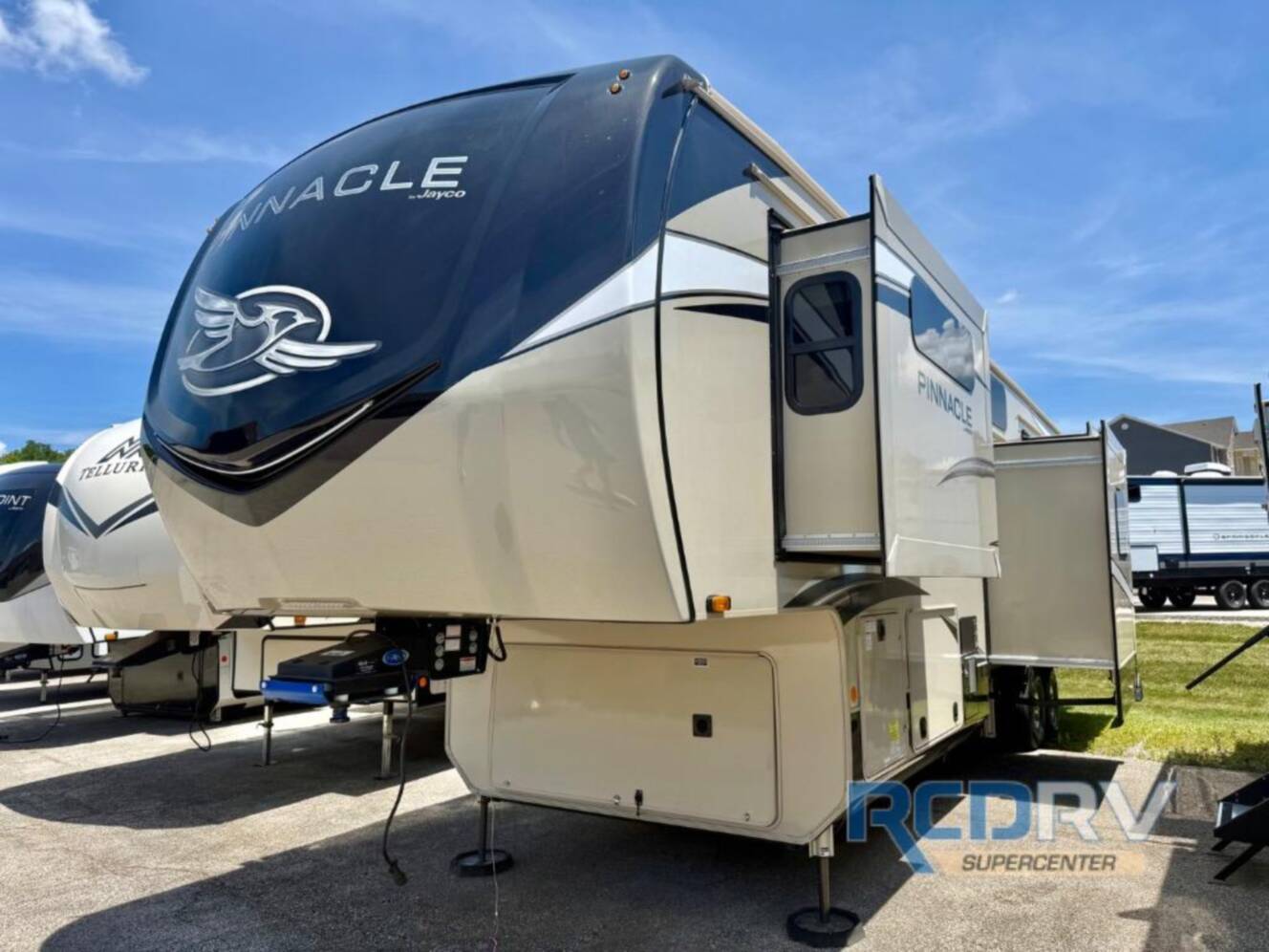 A photo of this 2022 Jayco Pinnacle 37MDQS