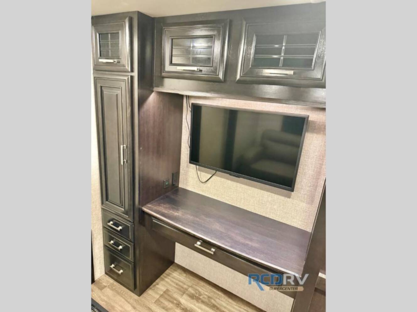 A photo of this 2022 Jayco Pinnacle 37MDQS