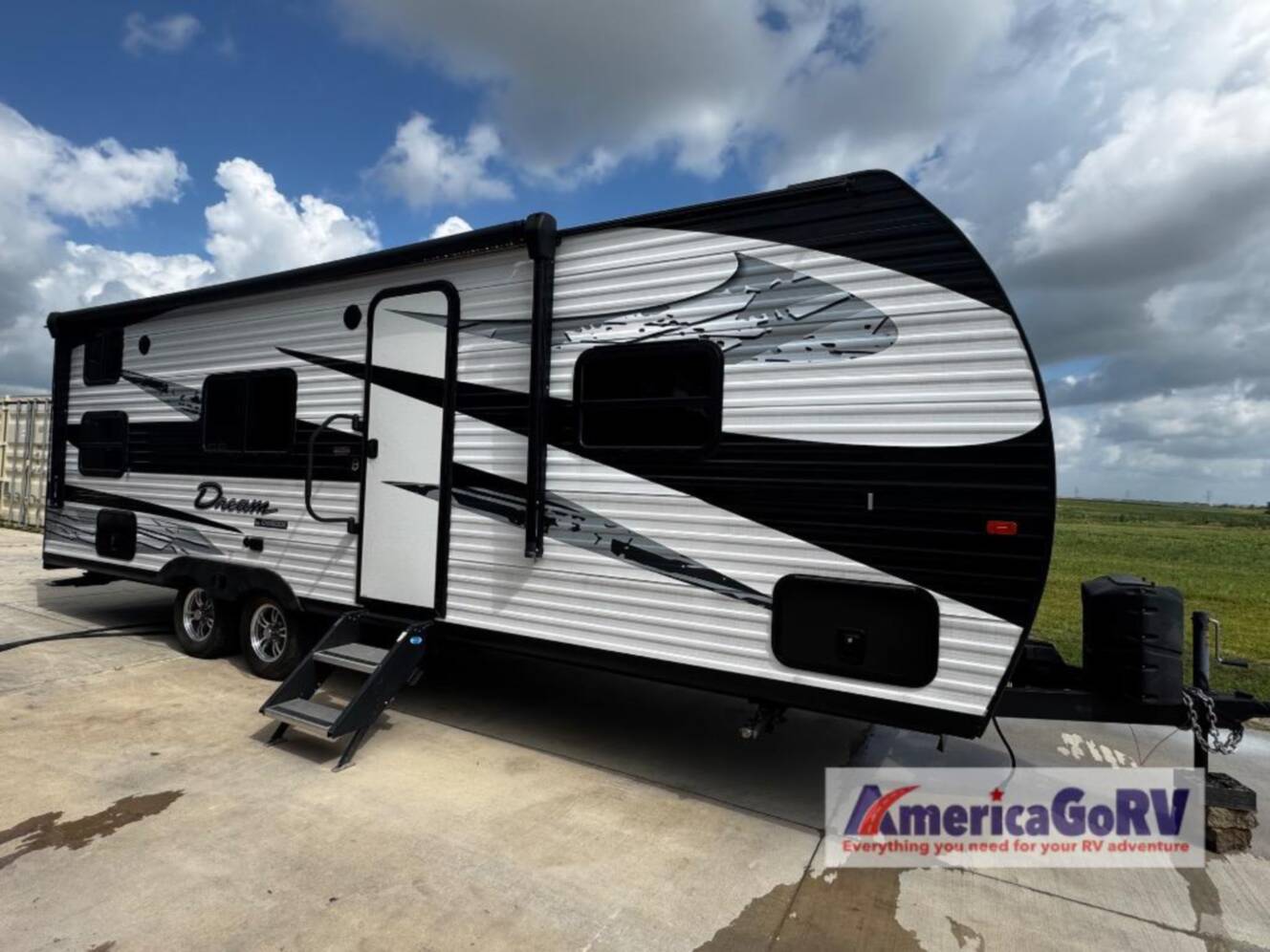 A photo of this 2022 Chinook DREAM D260BH