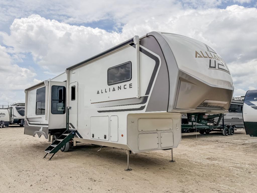 2027 Alliance Rv Paradigm 312RK in katy TX