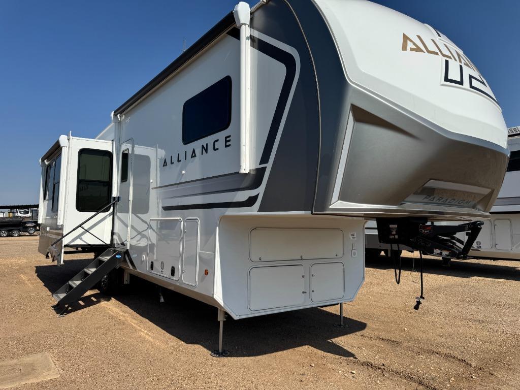 2027 Alliance Rv Paradigm 310RL in slaton TX