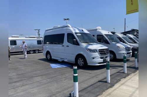 2023 Airstream TOMMY BAHAMA INTERSTATE 19 in walnut CA