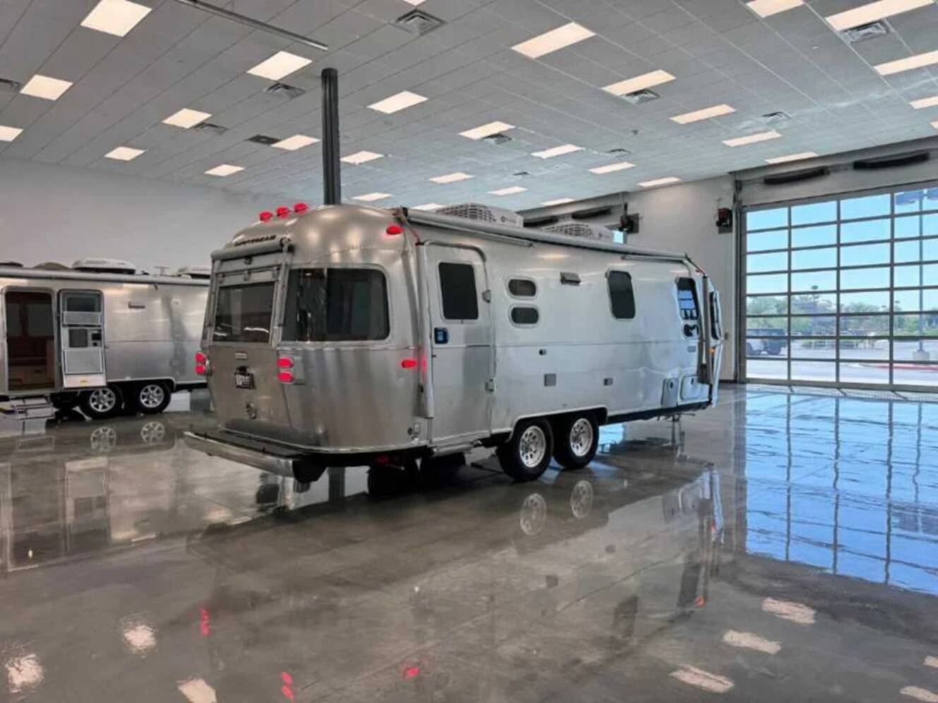 A photo of this 2027 Airstream INTERNATIONAL 25FBT