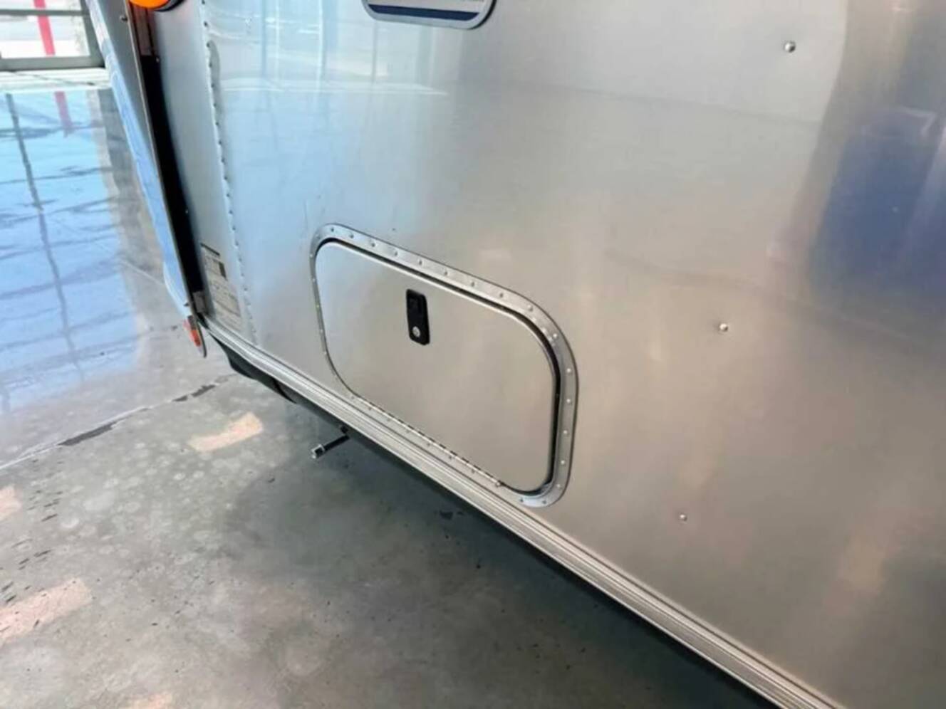 A photo of this 2027 Airstream INTERNATIONAL 25FBT