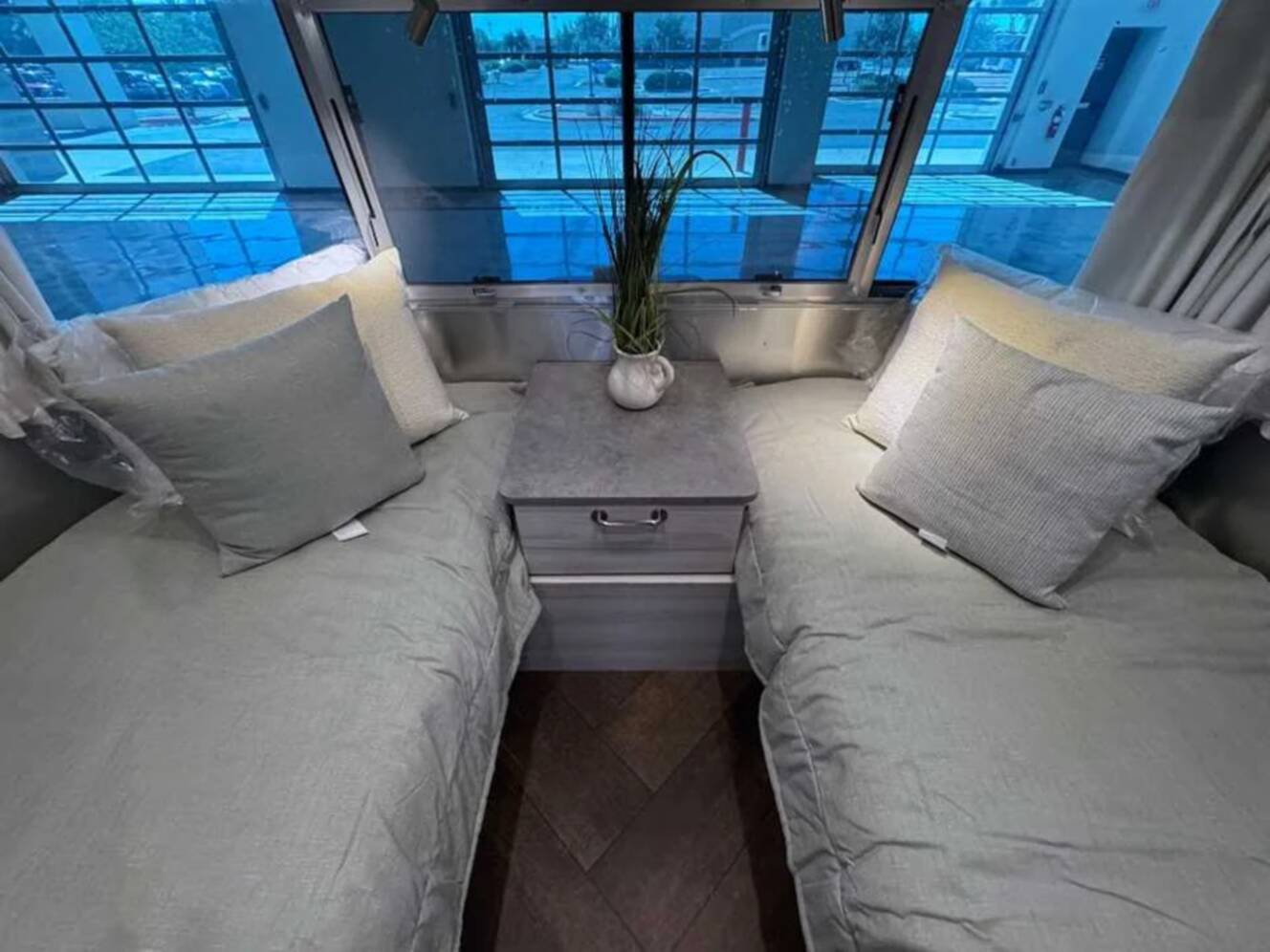 A photo of this 2027 Airstream INTERNATIONAL 25FBT