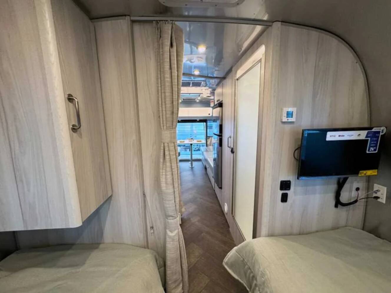 A photo of this 2027 Airstream INTERNATIONAL 25FBT