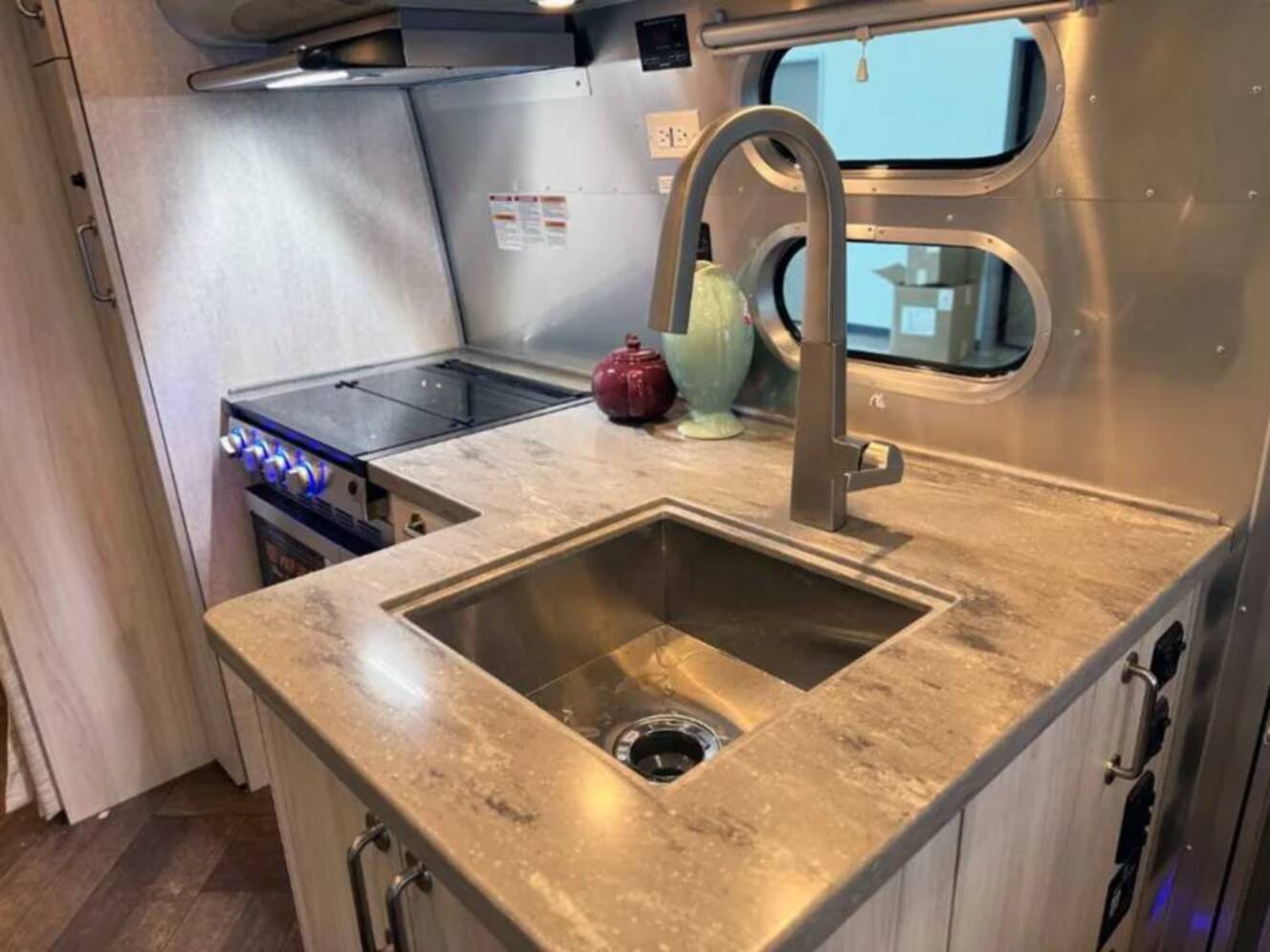 A photo of this 2027 Airstream INTERNATIONAL 25FBT