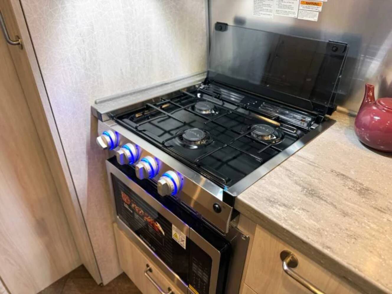 A photo of this 2027 Airstream INTERNATIONAL 25FBT