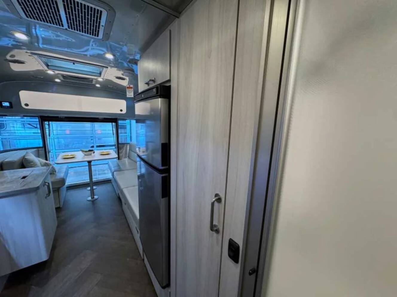 A photo of this 2027 Airstream INTERNATIONAL 25FBT