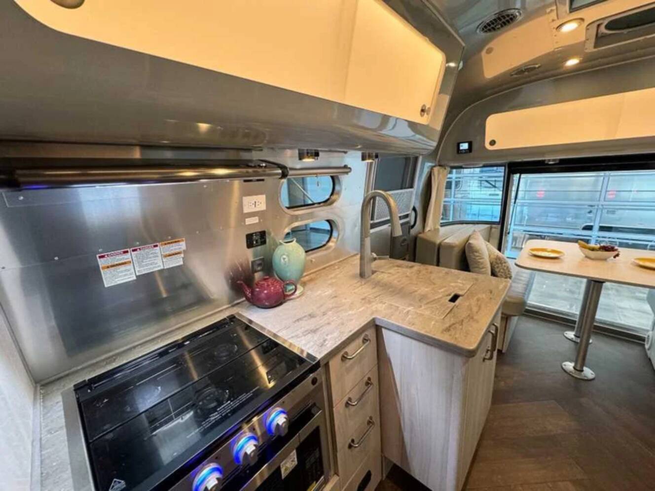 A photo of this 2027 Airstream INTERNATIONAL 25FBT