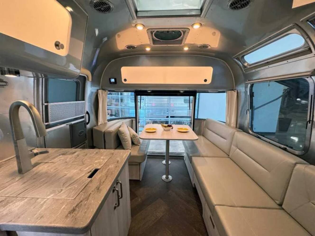 A photo of this 2027 Airstream INTERNATIONAL 25FBT
