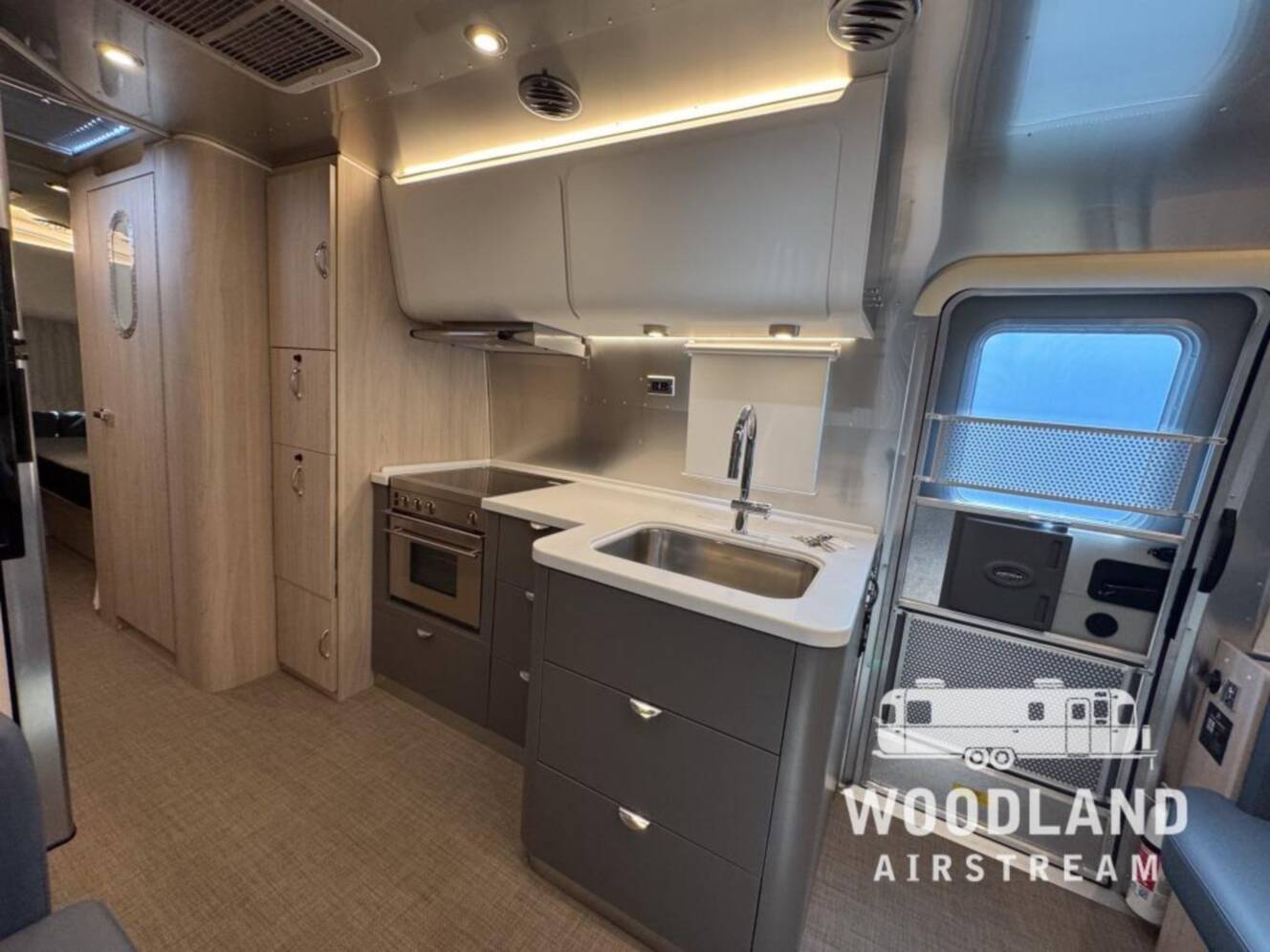 A photo of this 2023 Airstream Globetrotter 27FB Twin