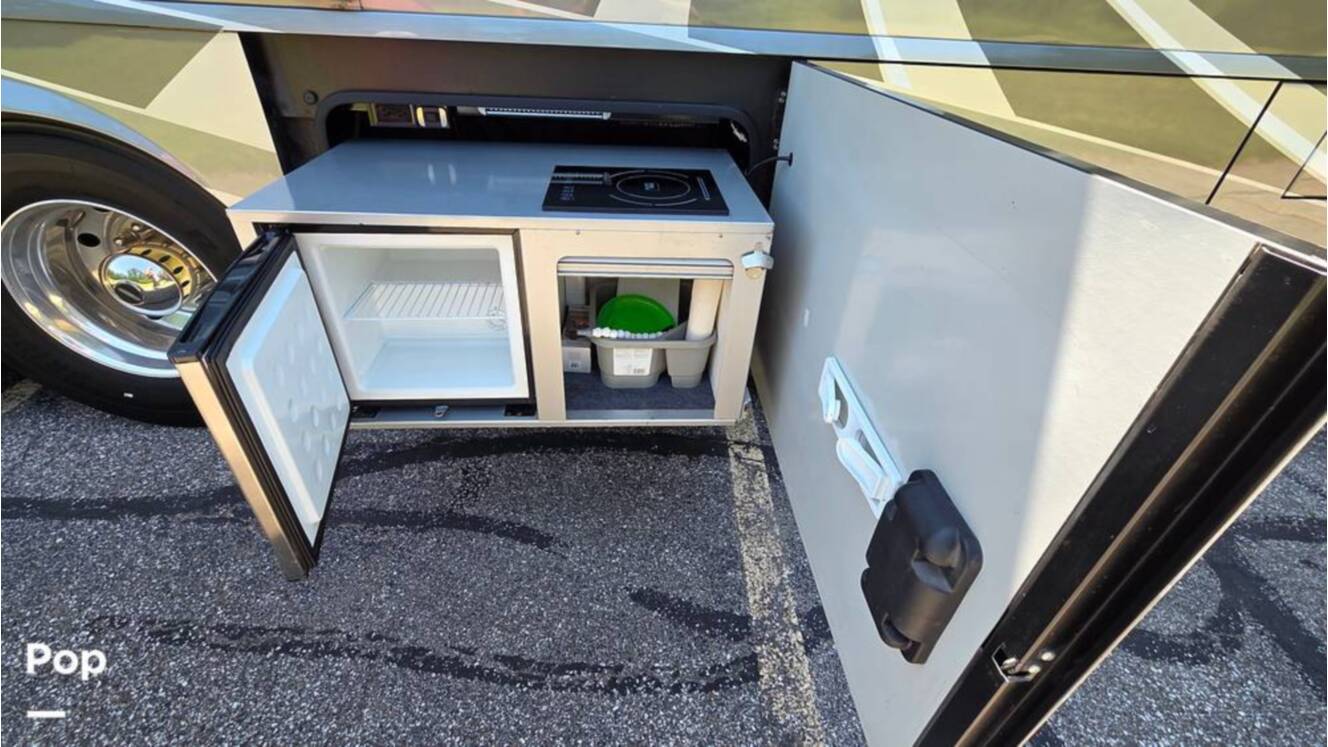 A photo of this 2016 Winnebago Grand Tour 42HL