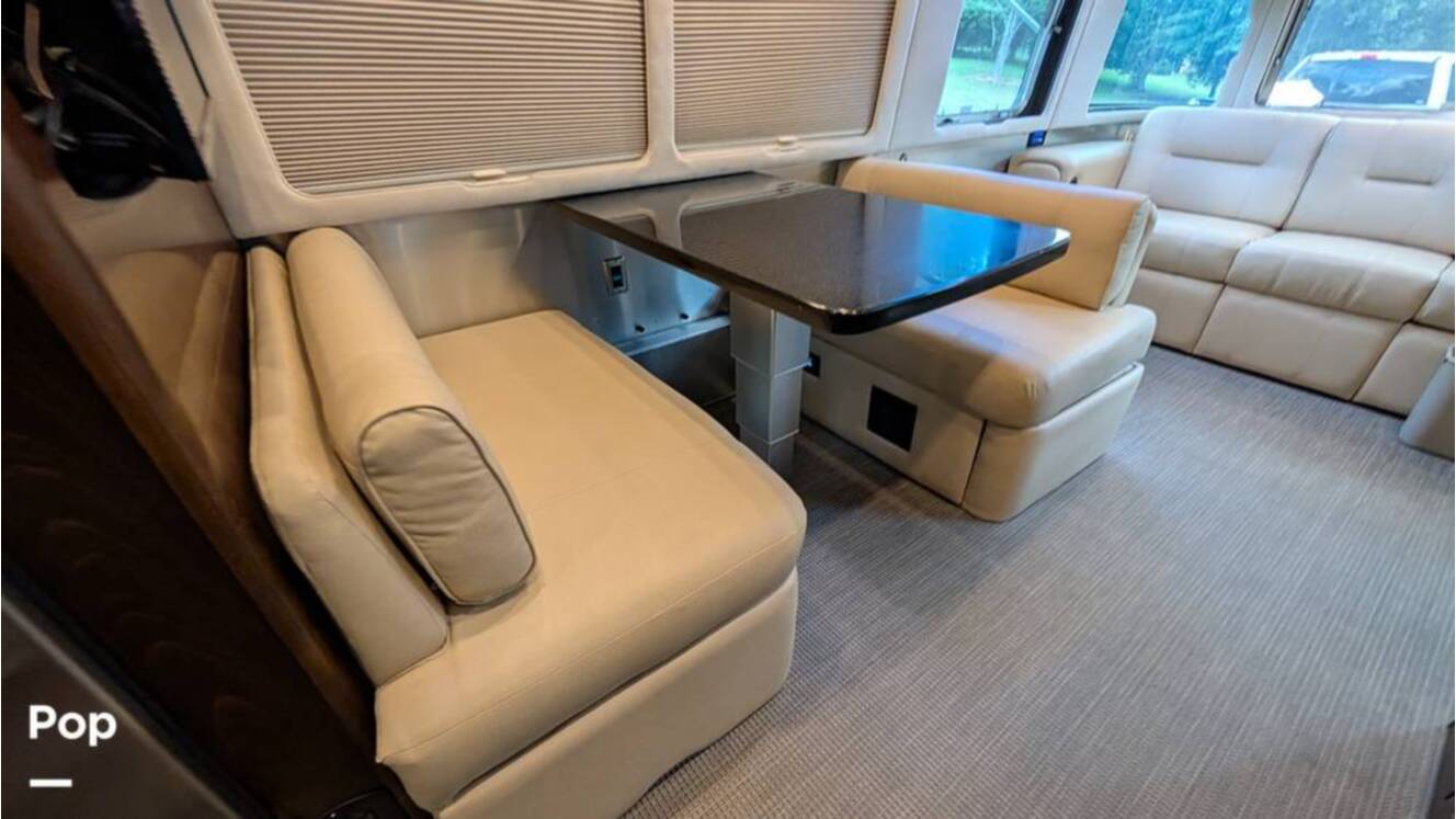 A photo of this 2018 Airstream Classic 30RB