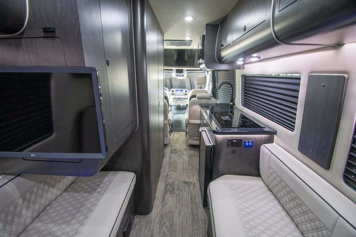 2027 Ogv Luxury Coach V-RV 7RL 170E in alvarado TX