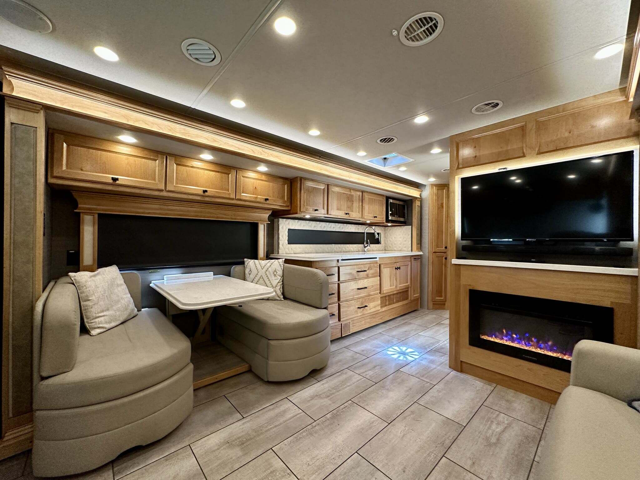 2022 Tiffin Allegro Breeze 33 BR in fort myers FL