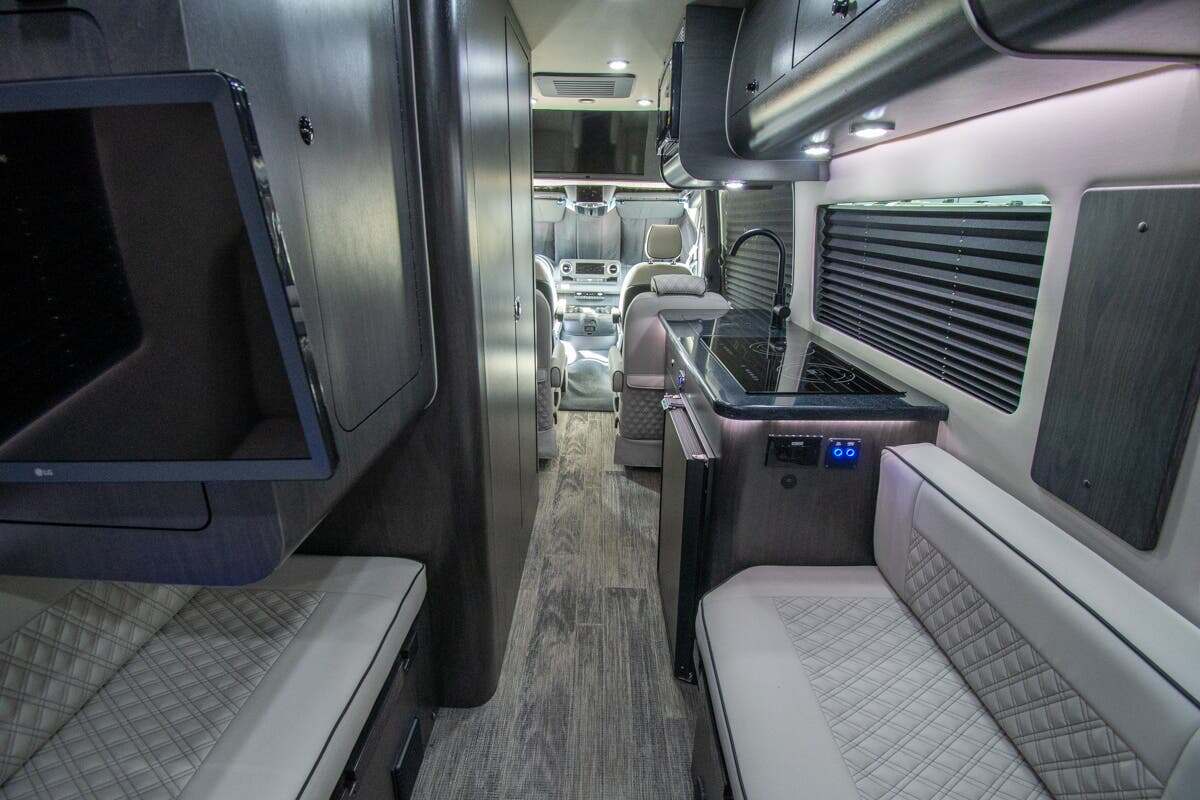 2027 Ogv Luxury Coach V-RV 7RL 170E in alvarado TX