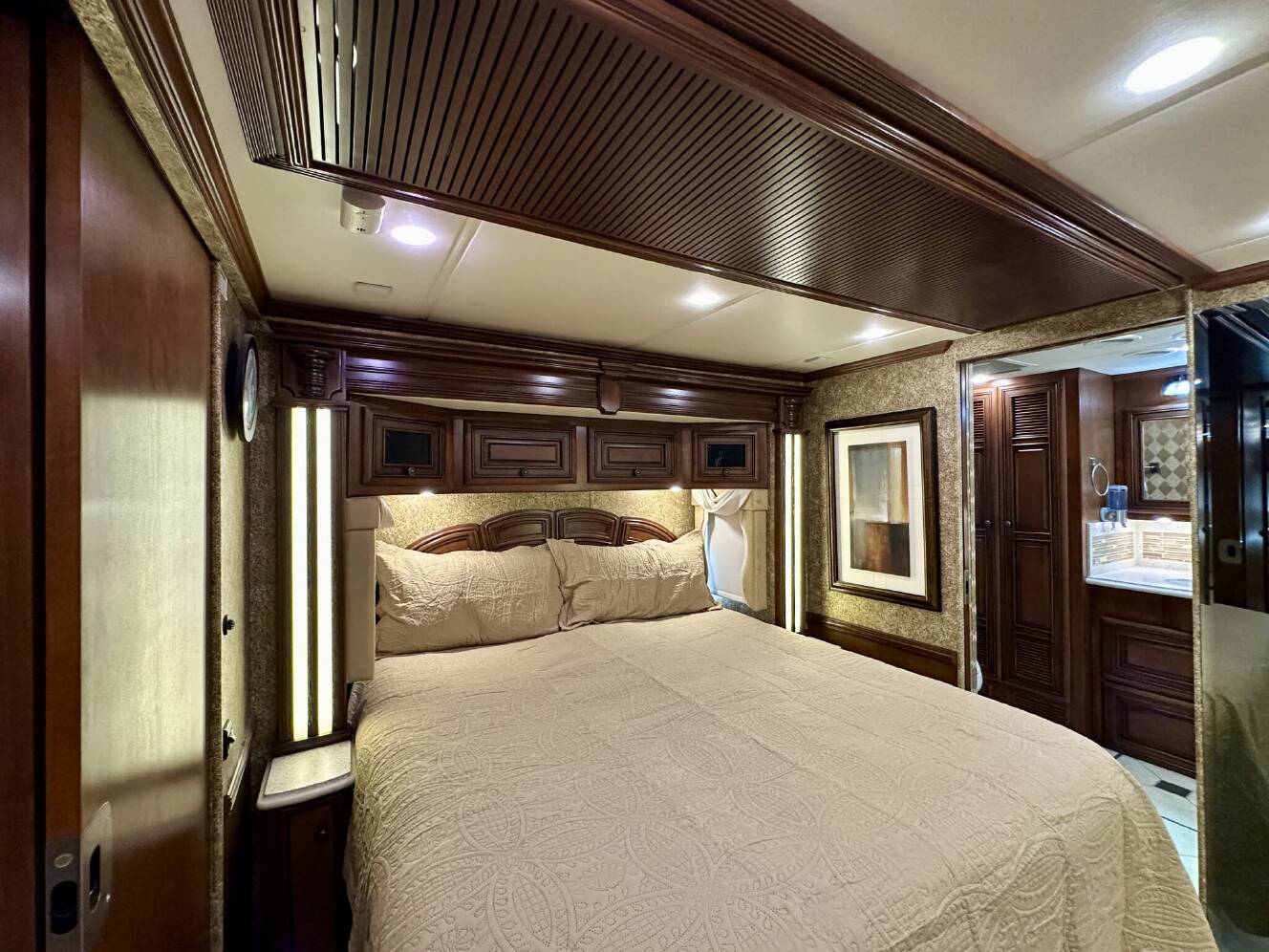 A photo of this 2014 Newmar Dutch Star 4018