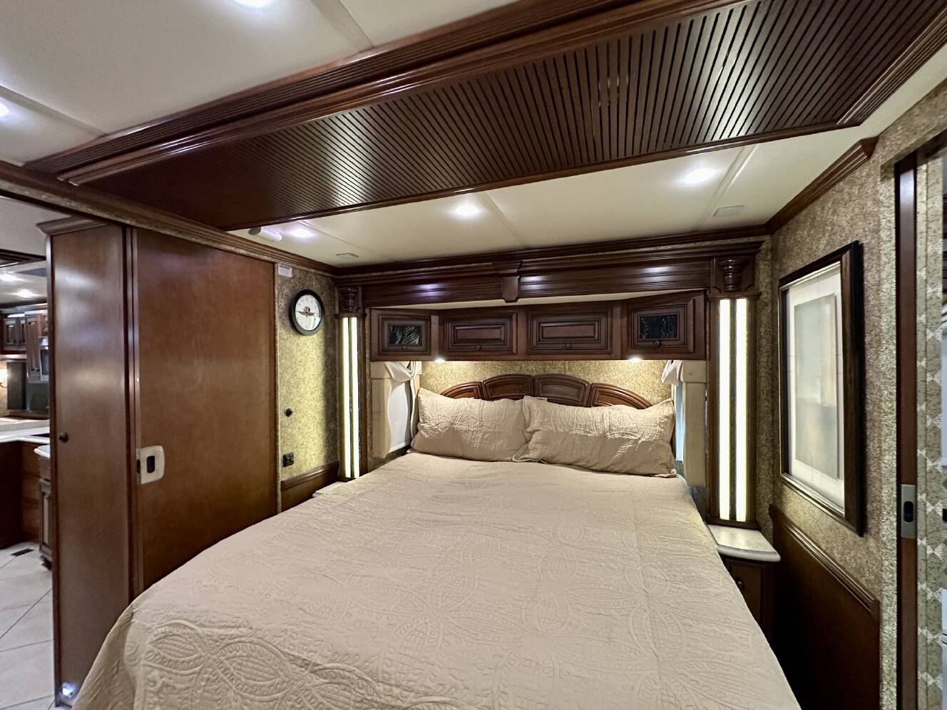 A photo of this 2014 Newmar Dutch Star 4018