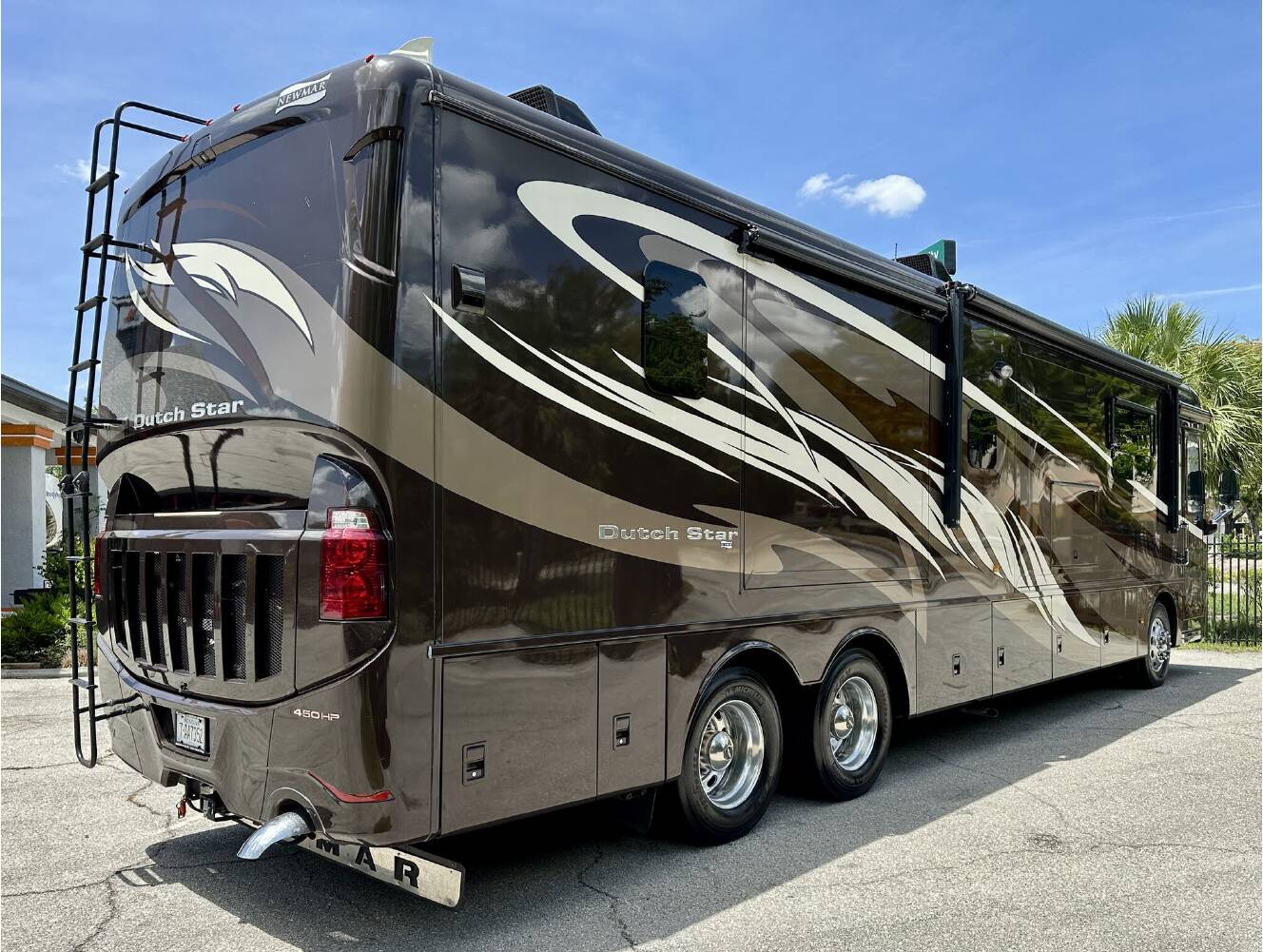 A photo of this 2014 Newmar Dutch Star 4018