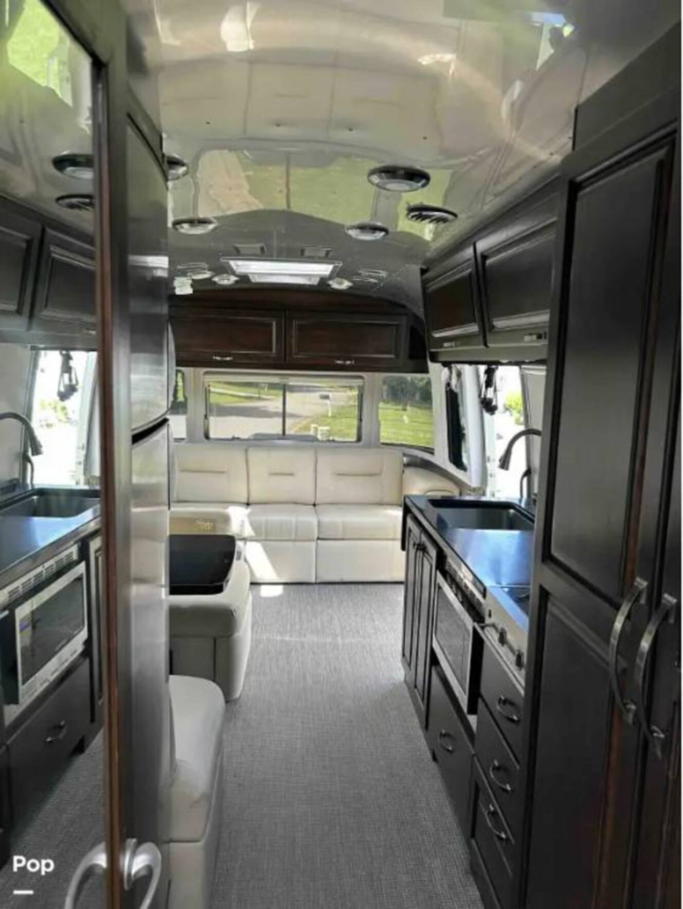 A photo of this 2018 Airstream Classic 30RB