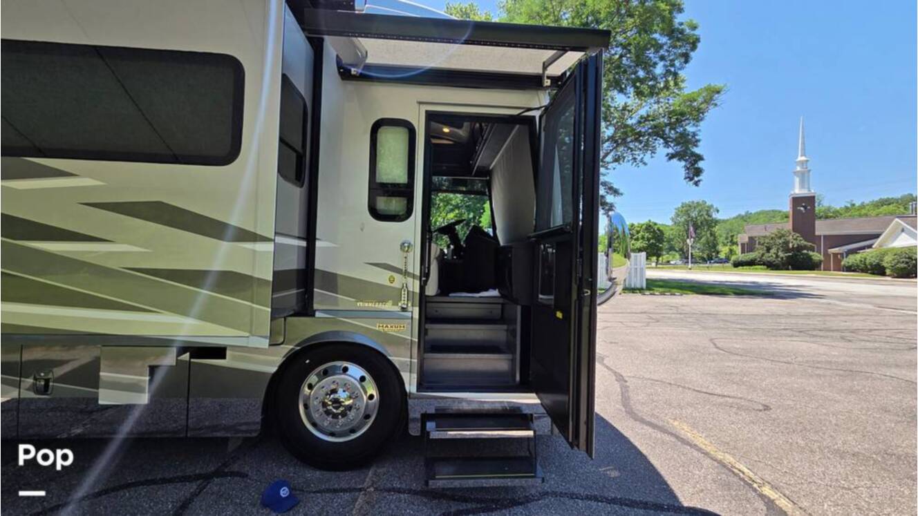 A photo of this 2016 Winnebago Grand Tour 42HL