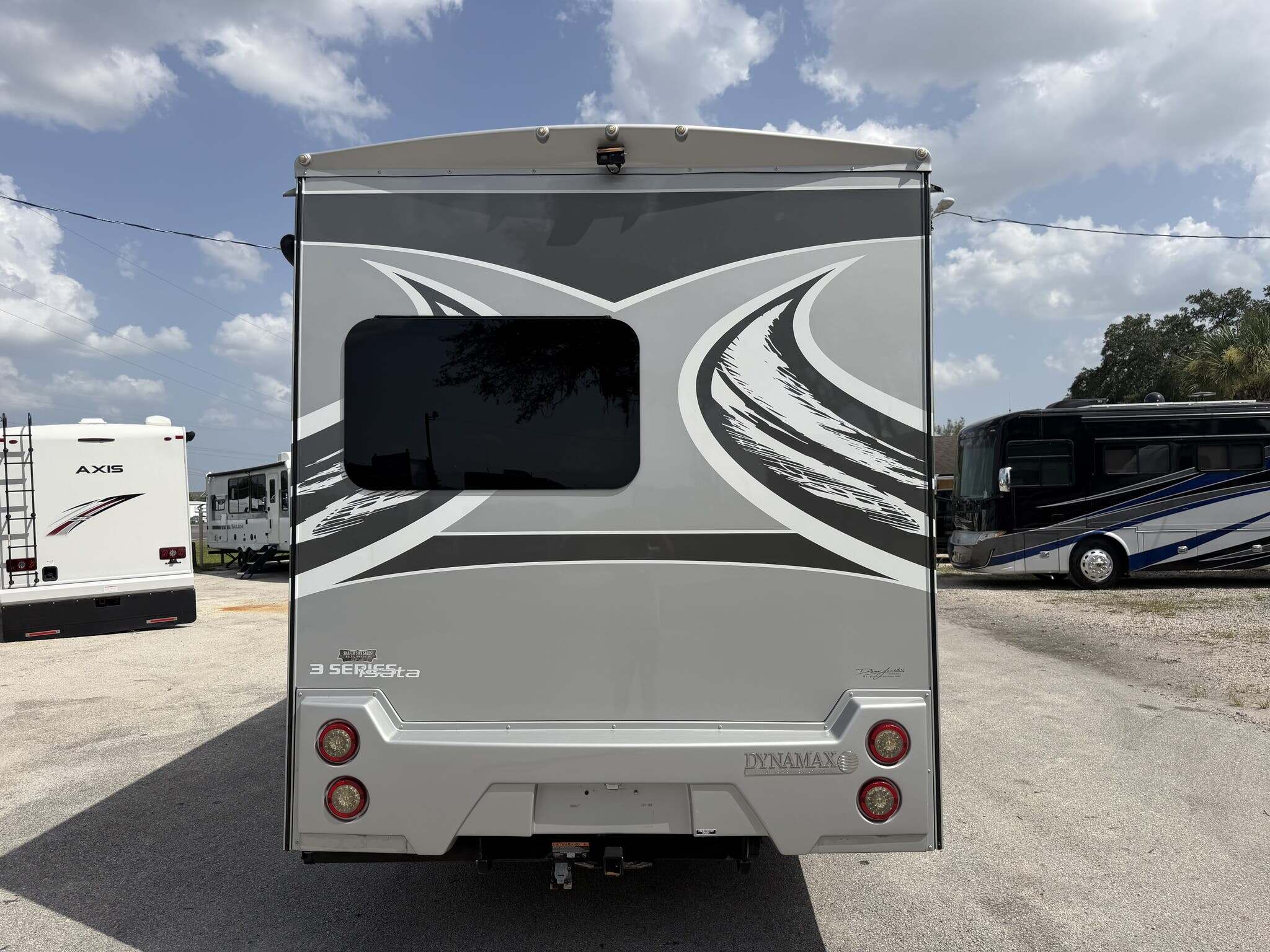 2022 Dynamax Corp Isata 3 Series 24FWM in apopka FL