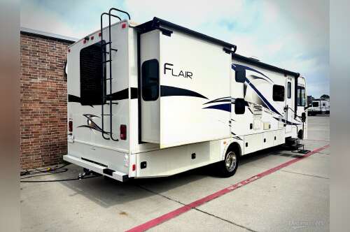 2017 Fleetwood Flair 31B in moore OK