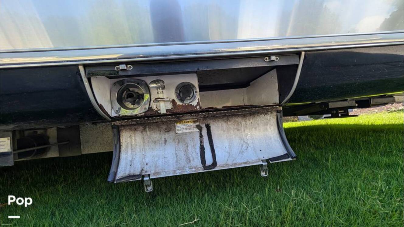 A photo of this 2018 Airstream Classic 30RB