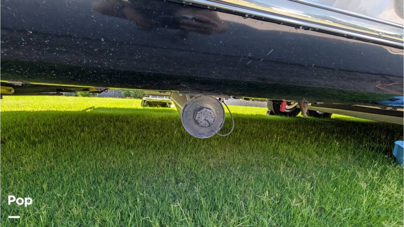 A photo of this 2018 Airstream Classic 30RB