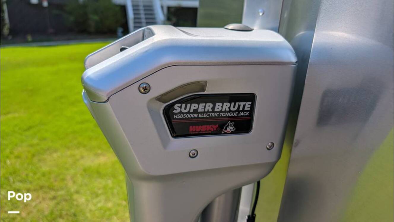 A photo of this 2018 Airstream Classic 30RB