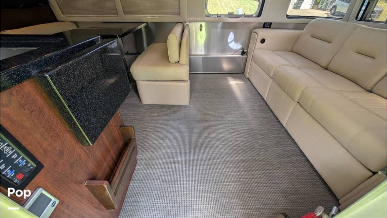 A photo of this 2018 Airstream Classic 30RB