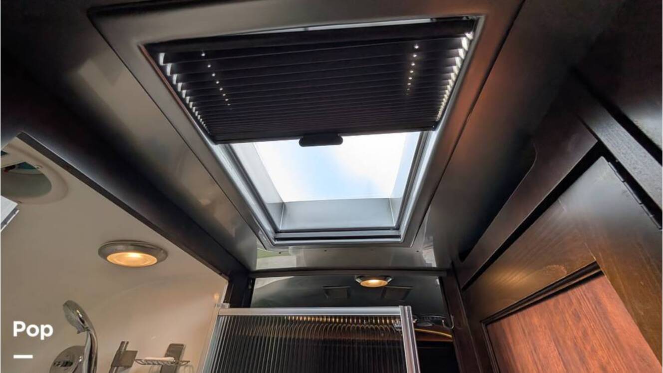 A photo of this 2018 Airstream Classic 30RB