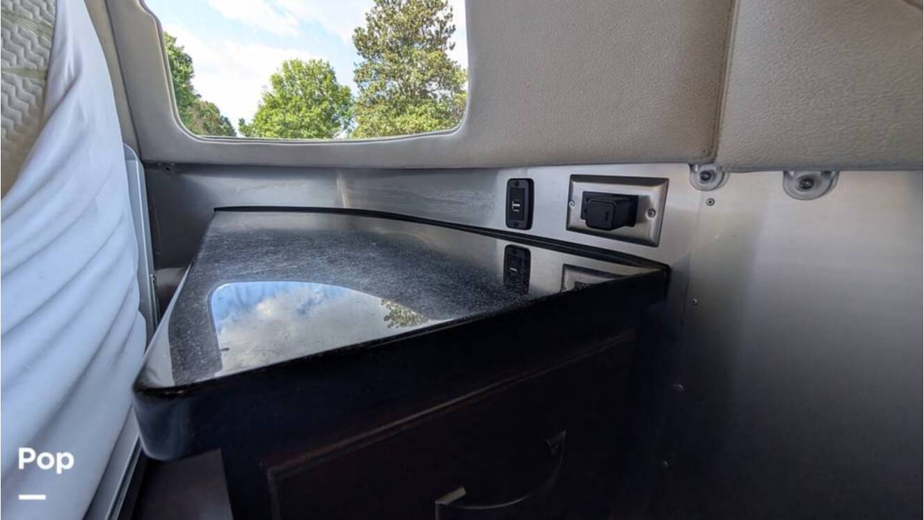 A photo of this 2018 Airstream Classic 30RB