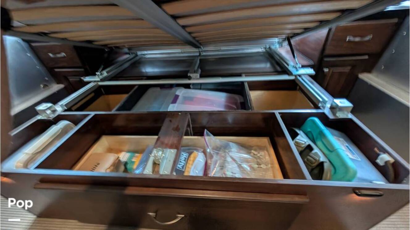 A photo of this 2018 Airstream Classic 30RB