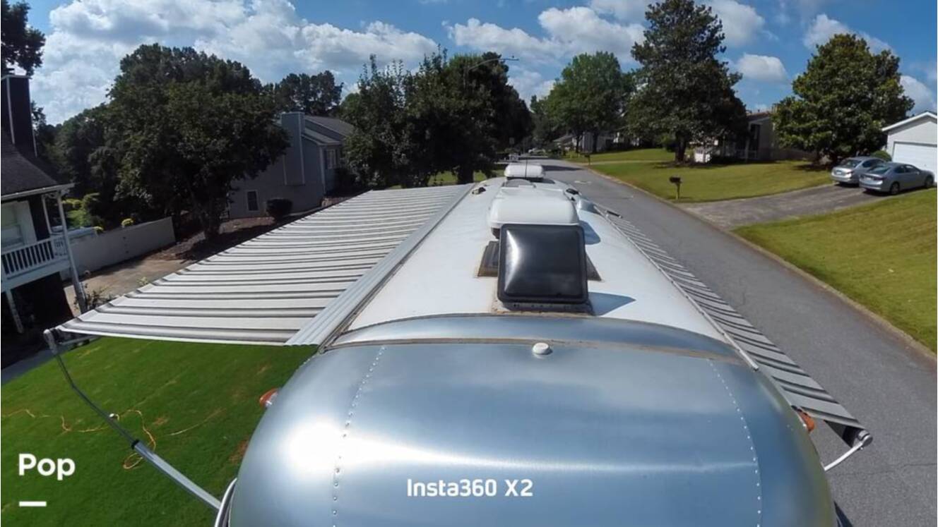 A photo of this 2018 Airstream Classic 30RB