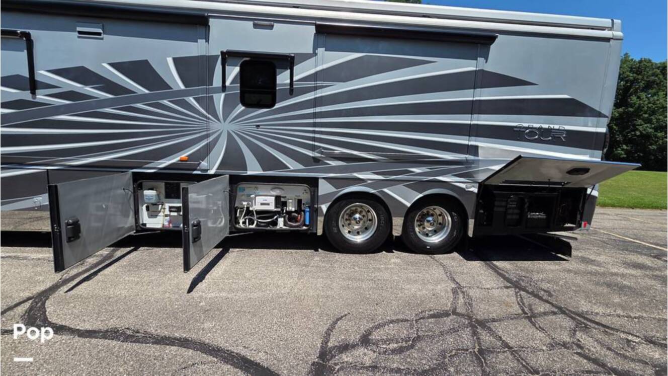 A photo of this 2016 Winnebago Grand Tour 42HL